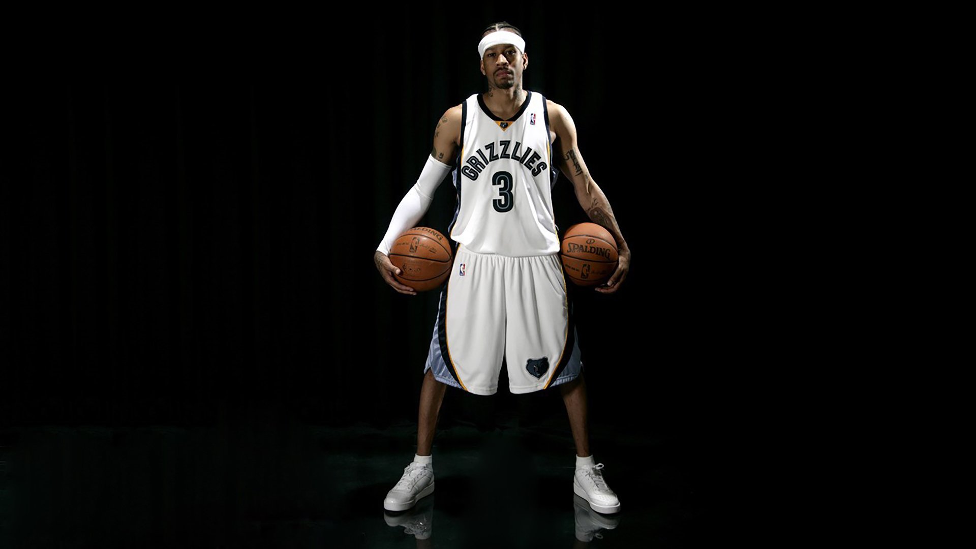 卡普尔突破、传球与防守的全能表现，让袋鼠队攻防兼备，卡普尔包