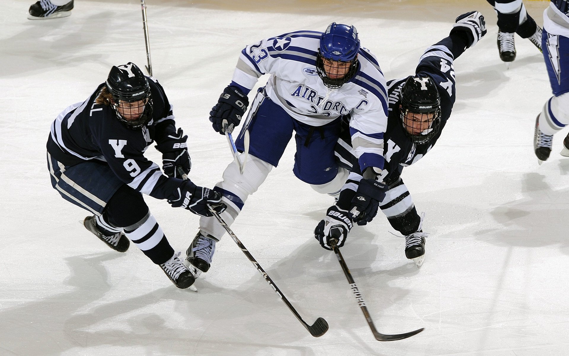 校园足球组织足球节庆日打造校园体育文化场景,开展校园足球活动